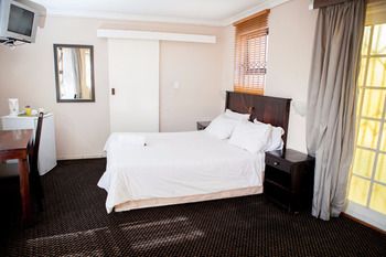 Oria Guesthouse 3*