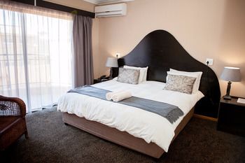 Oria Guesthouse 3*