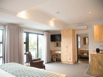 7 Ackermann Place Guest House 3*