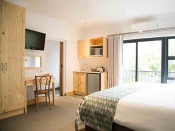 7 Ackermann Place Guest House 3*