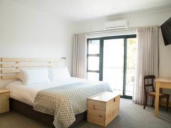 7 Ackermann Place Guest House 3*