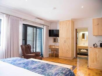 7 Ackermann Place Guest House 3*