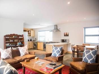 7 Ackermann Place Guest House 3*