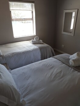 Lauradale Accommodation 3*