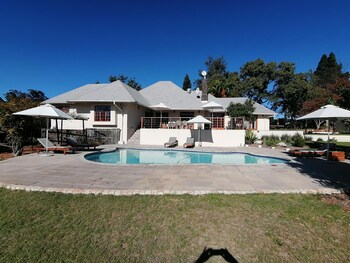 Lauradale Accommodation 3*
