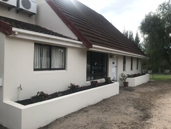 Lauradale Accommodation 3*