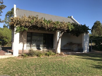 Lauradale Accommodation 3*