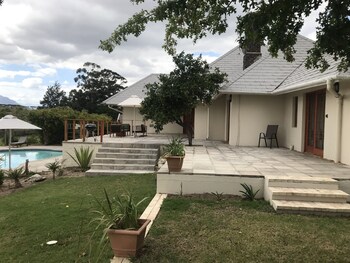 Lauradale Accommodation 3*