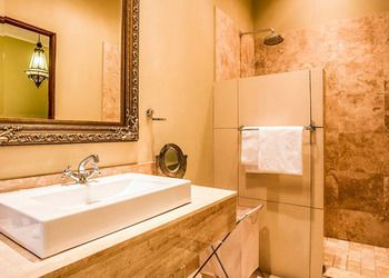 Willows Boutique Hotel 3*