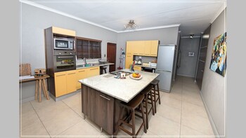 Birds Babble Self Catering Guest House 0*