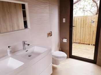 Kingfisher Creek Safari Lodge 3*