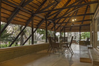Kingfisher Creek Safari Lodge 3*