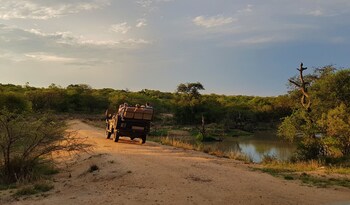 Kingfisher Creek Safari Lodge 3*