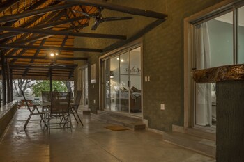 Kingfisher Creek Safari Lodge 3*