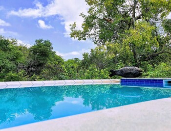 Kingfisher Creek Safari Lodge 3*