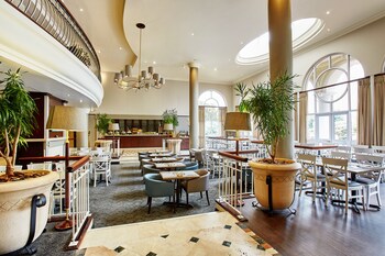 StayEasy Century City 3*