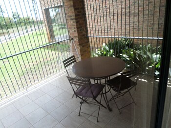 Foundry Guest Lodge 0*