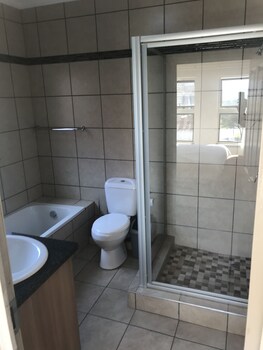 Foundry Guest Lodge 0*