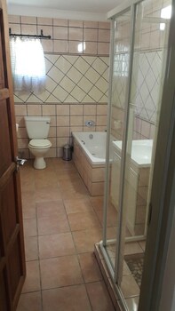 Foundry Guest Lodge 0*