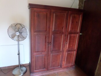 Foundry Guest Lodge 0*