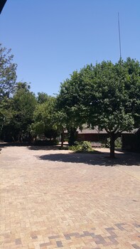 Foundry Guest Lodge 0*