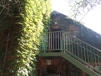 Foundry Guest Lodge 0*
