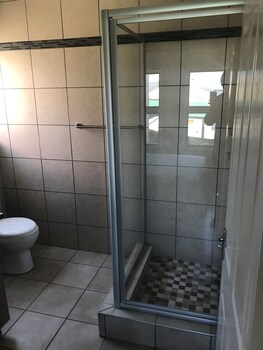 Foundry Guest Lodge 0*