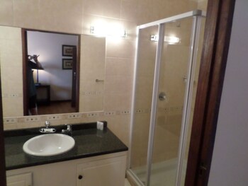 Foundry Guest Lodge 0*