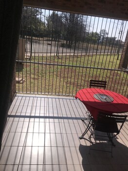 Foundry Guest Lodge 0*