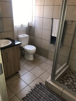 Foundry Guest Lodge 0*