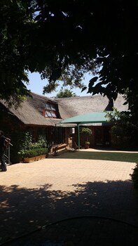 Foundry Guest Lodge 0*