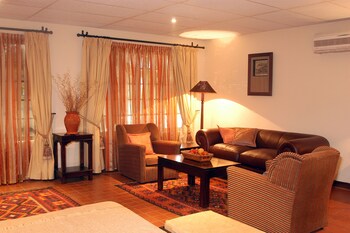 Foundry Guest Lodge 0*