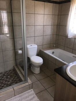 Foundry Guest Lodge 0*