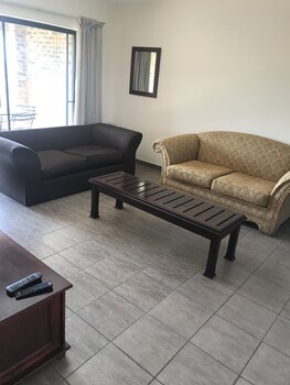 Foundry Guest Lodge 0*