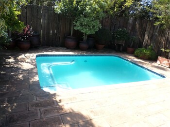 Foundry Guest Lodge 0*