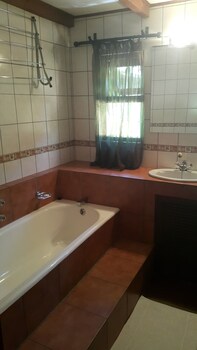 Foundry Guest Lodge 0*