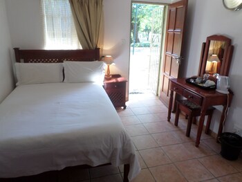 Foundry Guest Lodge 0*