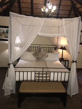 Foundry Guest Lodge 0*