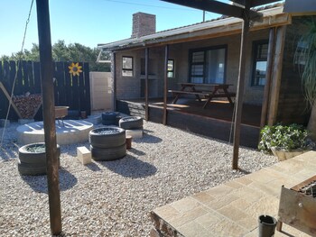 Little Sister's Self Catering 0*