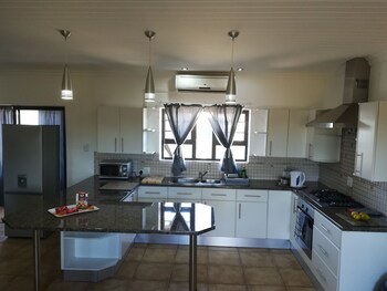 Little Sister's Self Catering 0*