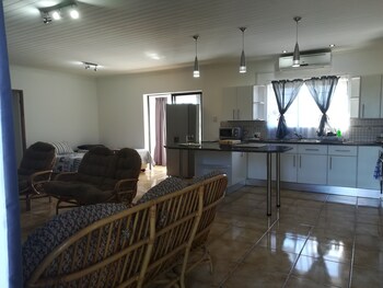 Little Sister's Self Catering 0*
