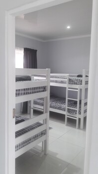 Little Sister's Self Catering 0*