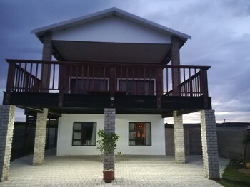 Little Sister's Self Catering 0*