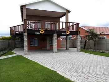 Little Sister's Self Catering 0*