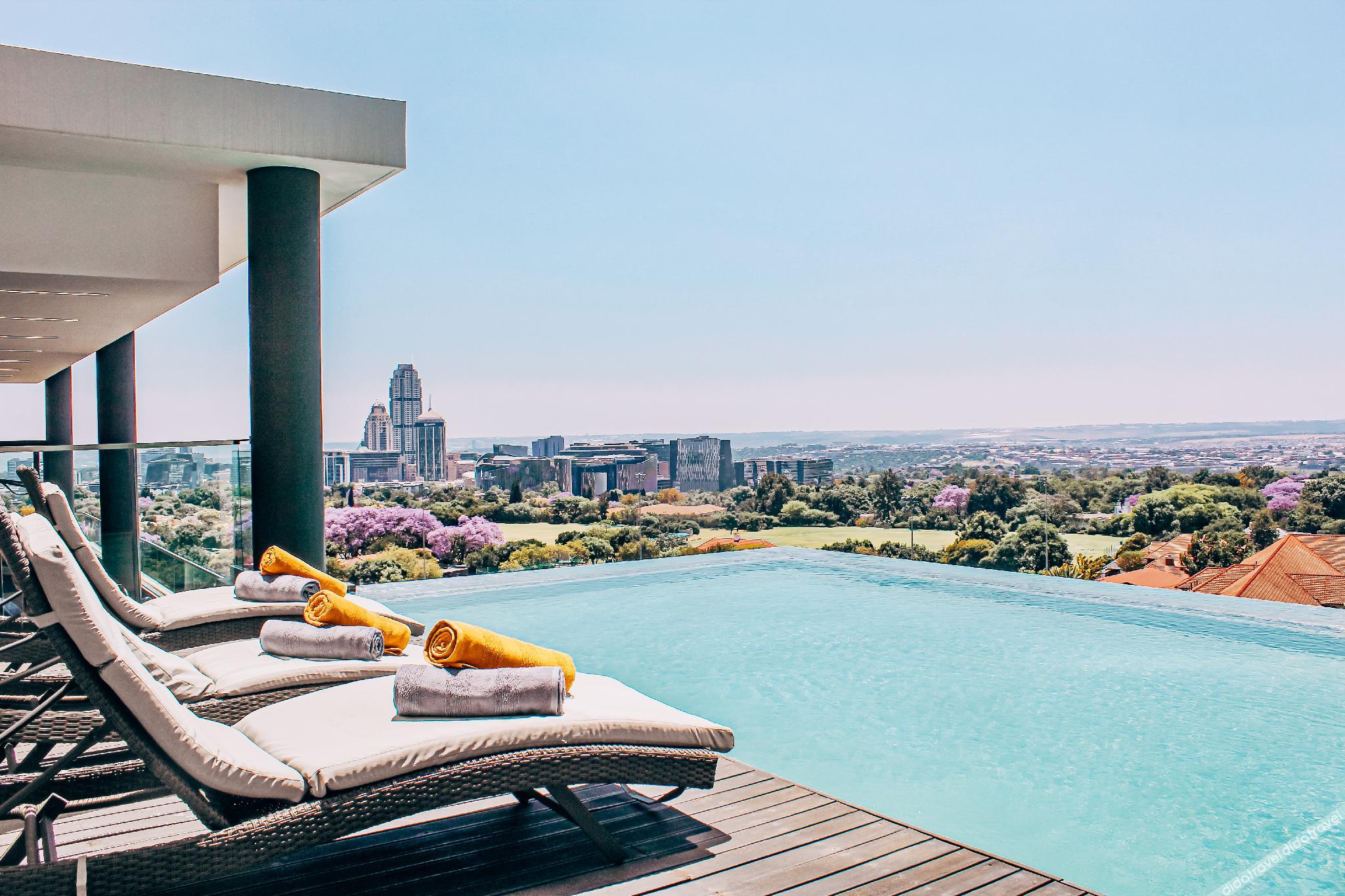 Reserved Suites Illovo 3*