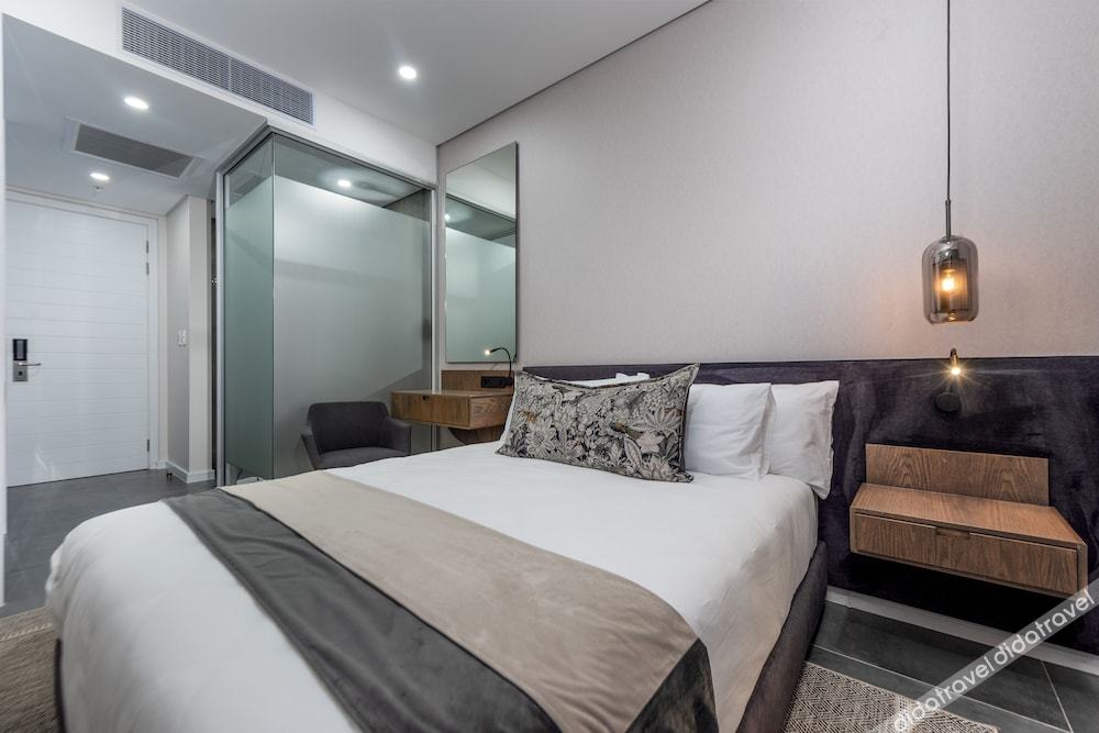 Reserved Suites Illovo 3*