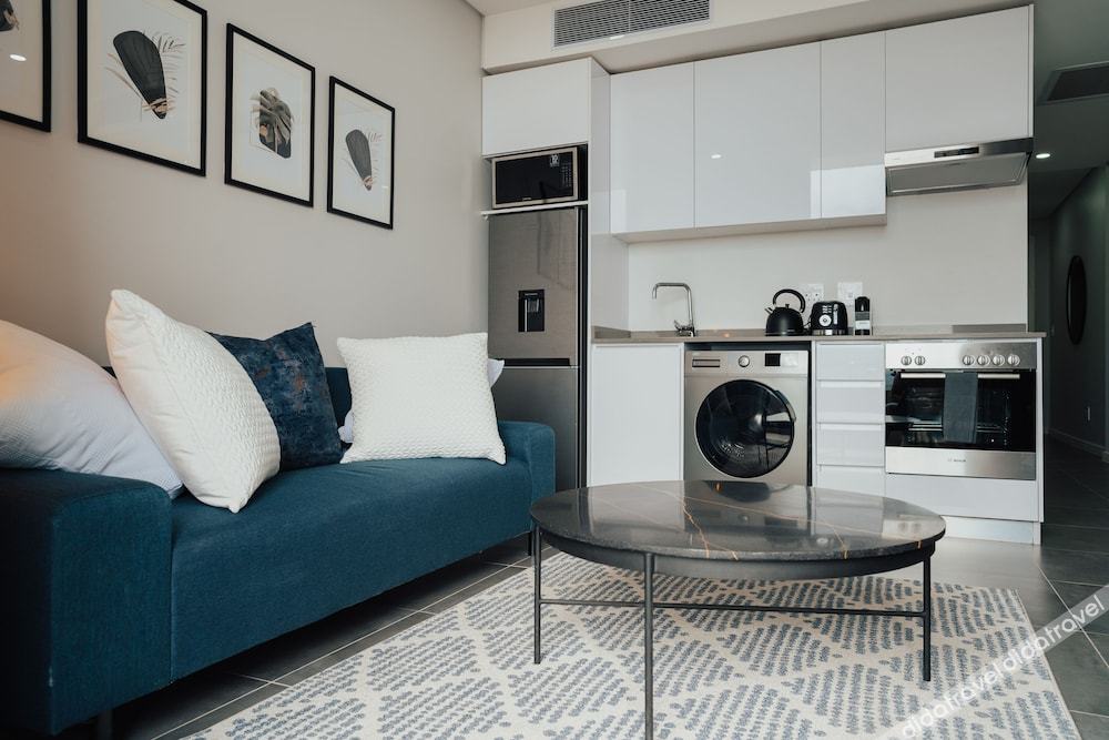 Reserved Suites Illovo 3*