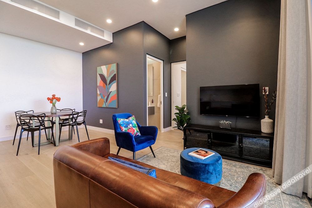 Reserved Suites Illovo 3*