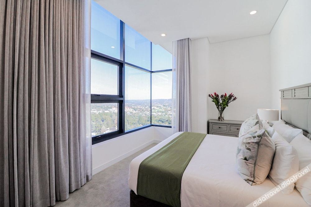 Reserved Suites Illovo 3*