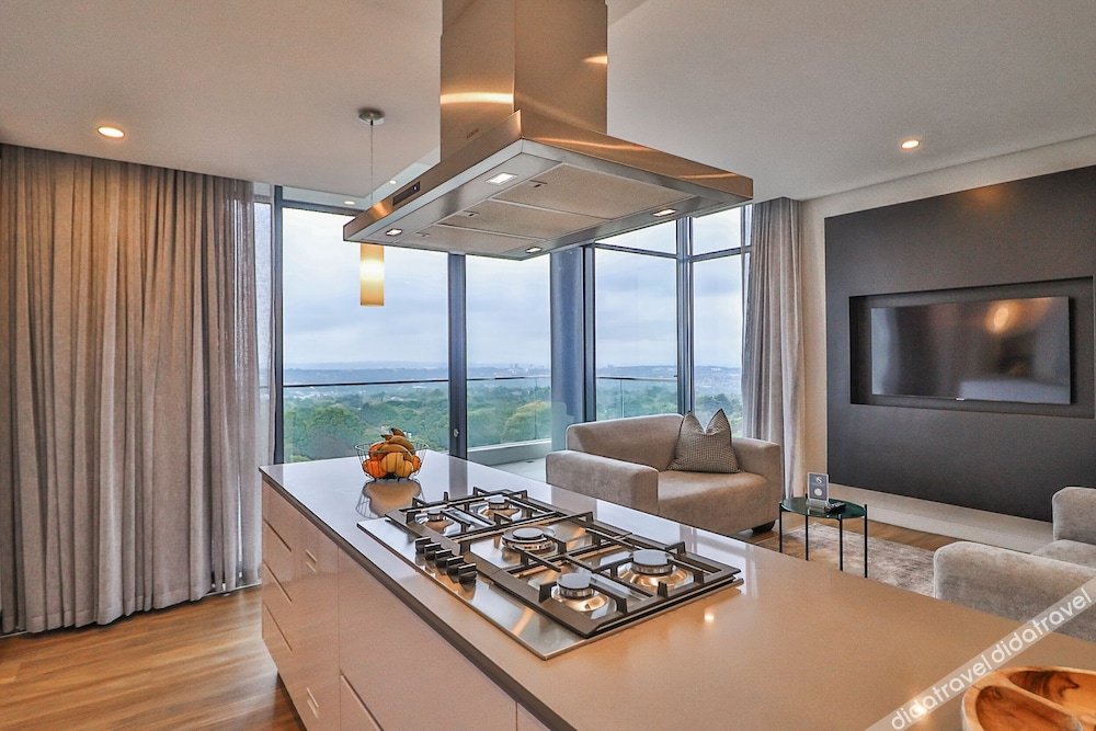 Reserved Suites Illovo 3*